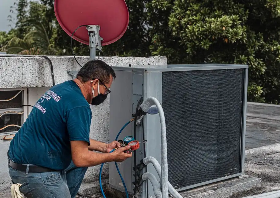 AbodeAxis technicians